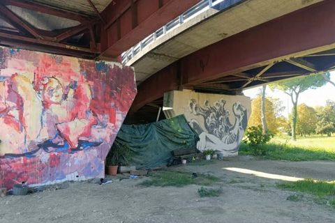 După 25 de ani de muncă în Italia, un român a ajuns să locuiască sub un pod: „Nu mai am încredere în nimeni, de aceea trăiesc singur”